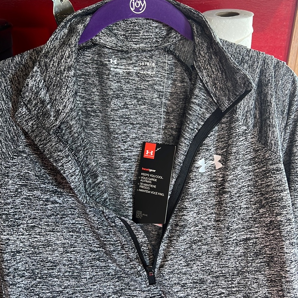 Under Armour 3/4 zip light weight shirt